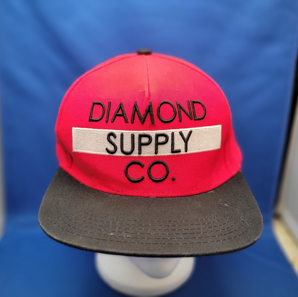Vintage Diamond Supply Company flat bill cap in great condition